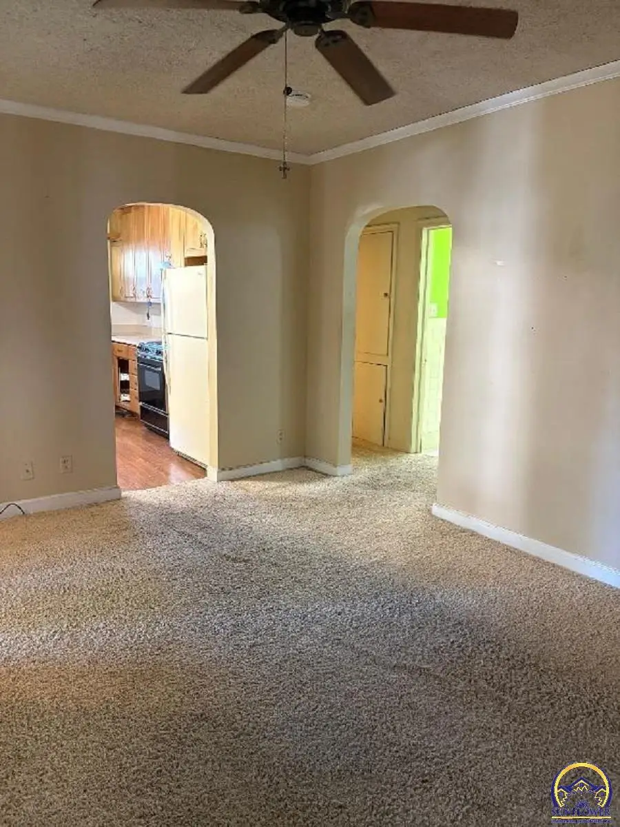 839 SW Webster Ave, Topeka, KS 66606 - #2