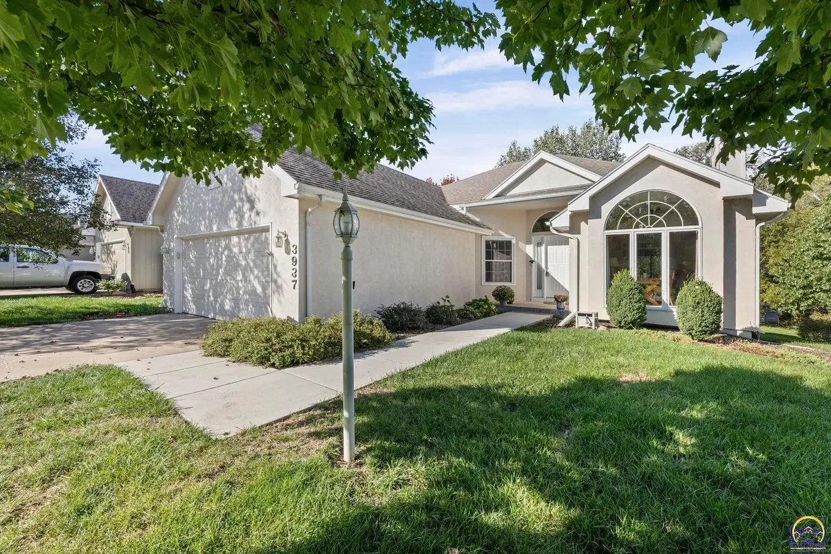 3937 SW Stonybrook Dr, Topeka, KS 66610 - #1