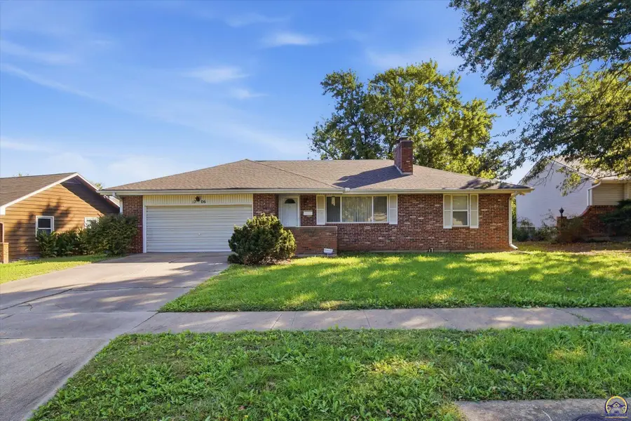 1706 SW Arrowhead Rd, Topeka, KS 66604 - #3