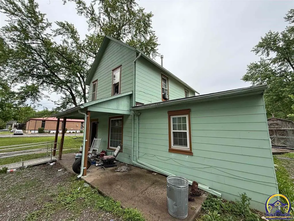 1722 SW Lincoln St, Topeka, KS 66604 - #1