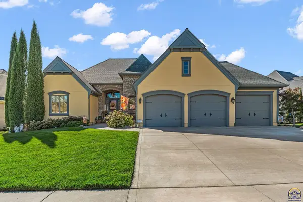 1139 SW New Forest Dr, Topeka, KS 66604