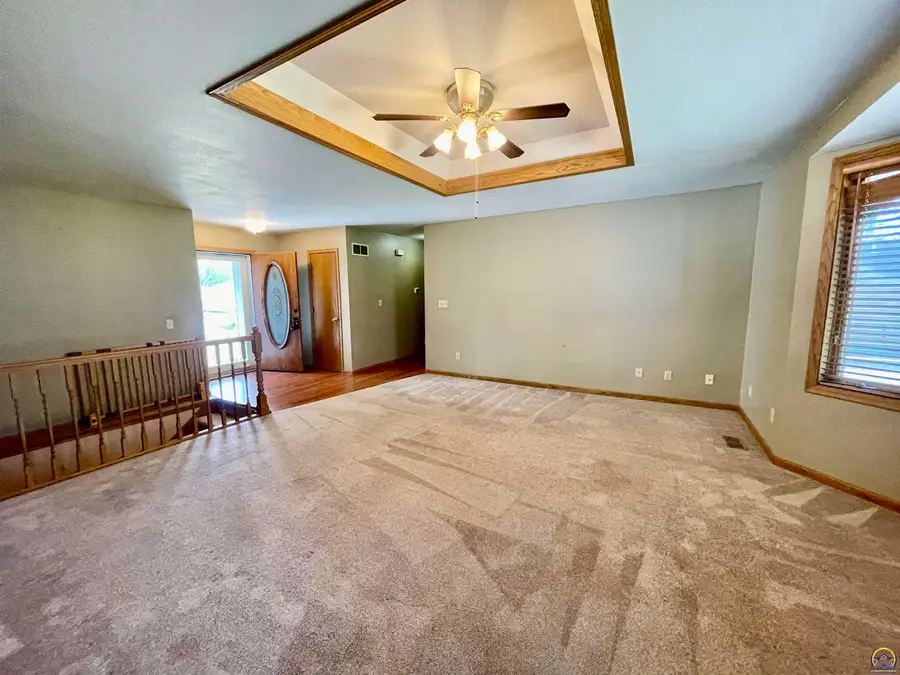 5207 NE Wallace Ln, Topeka, KS 66617 - #3