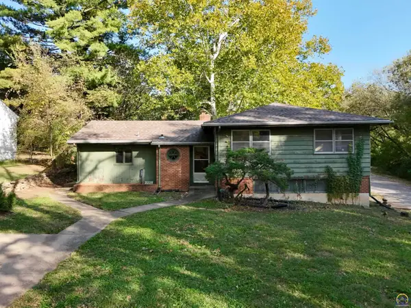 2228 SW Mulvane St, Topeka, KS 66611