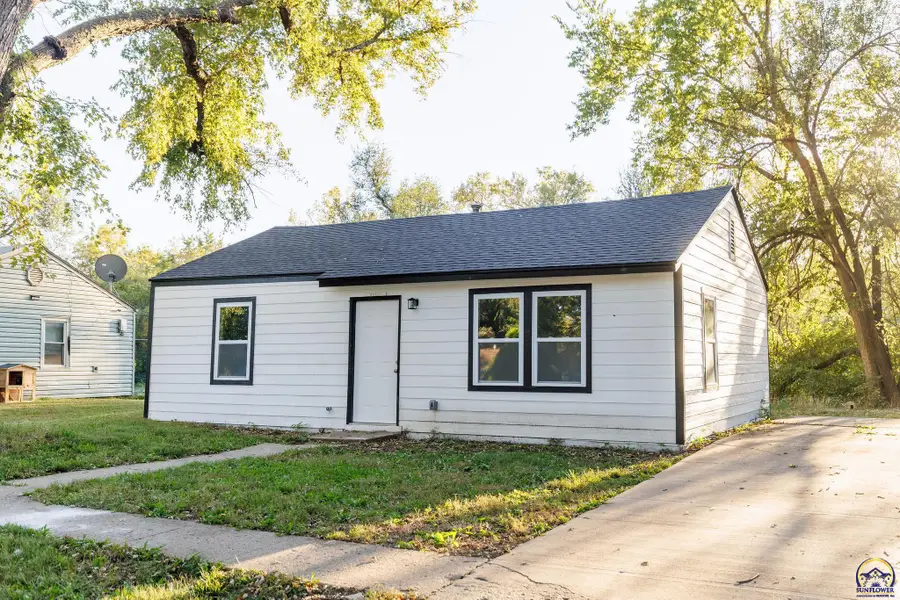 3361 SE Girard St, Topeka, KS 66605 - #3