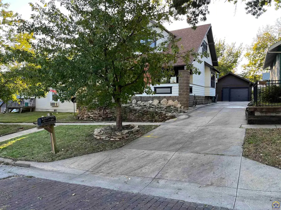 1237 Exchange St, Emporia, KS 66801 - #3