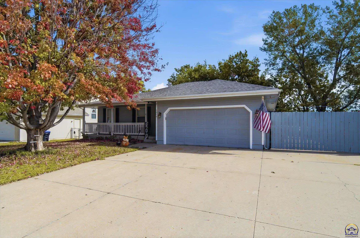 2604 SW Ancaster Rd, Topeka, KS 66614 - #1