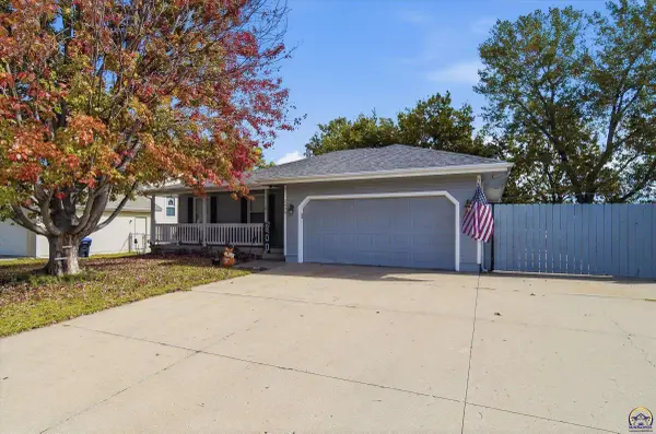 2604 SW Ancaster Rd, Topeka, KS 66614