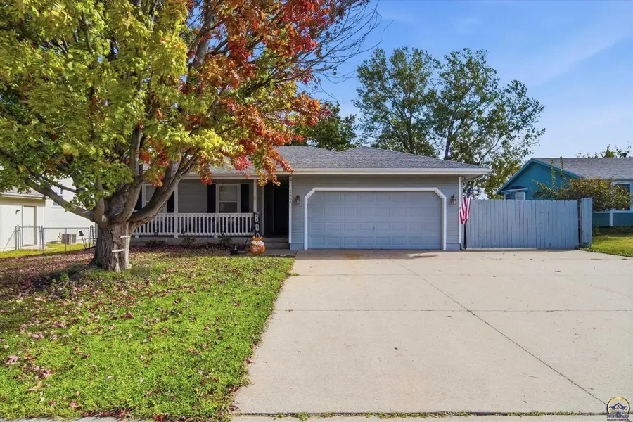 2604 SW Ancaster Rd, Topeka, KS 66614 - #2