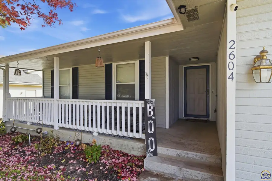 2604 SW Ancaster Rd, Topeka, KS 66614 - #3