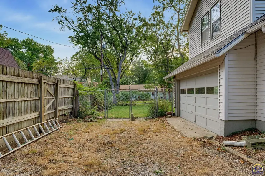 1936 SW High Ave, Topeka, KS 66604 - #2