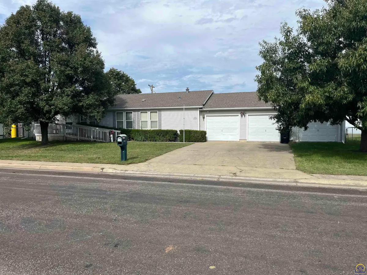 1600 SW 72nd Pl, Topeka, KS 66619 - #1