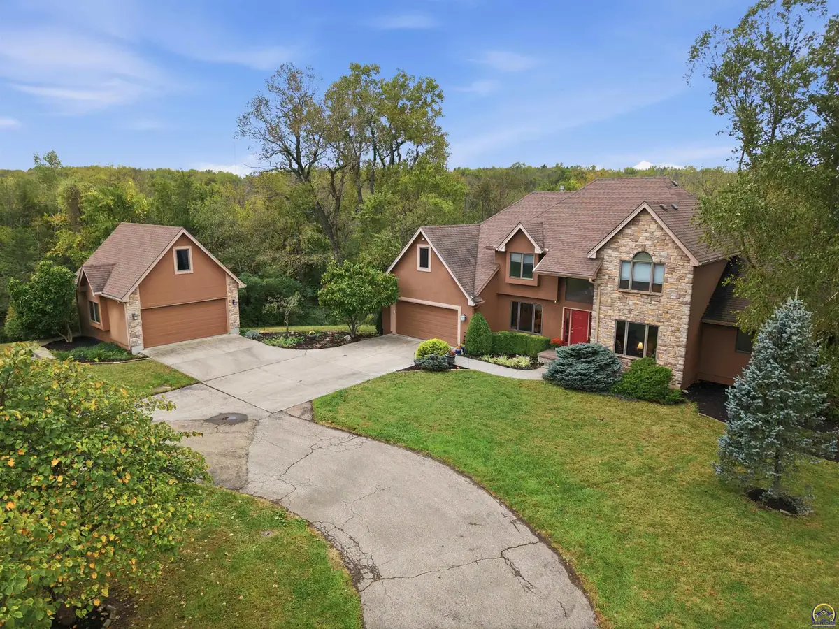 4135 SW Indian Hills Rd, Topeka, KS 66610 - #1