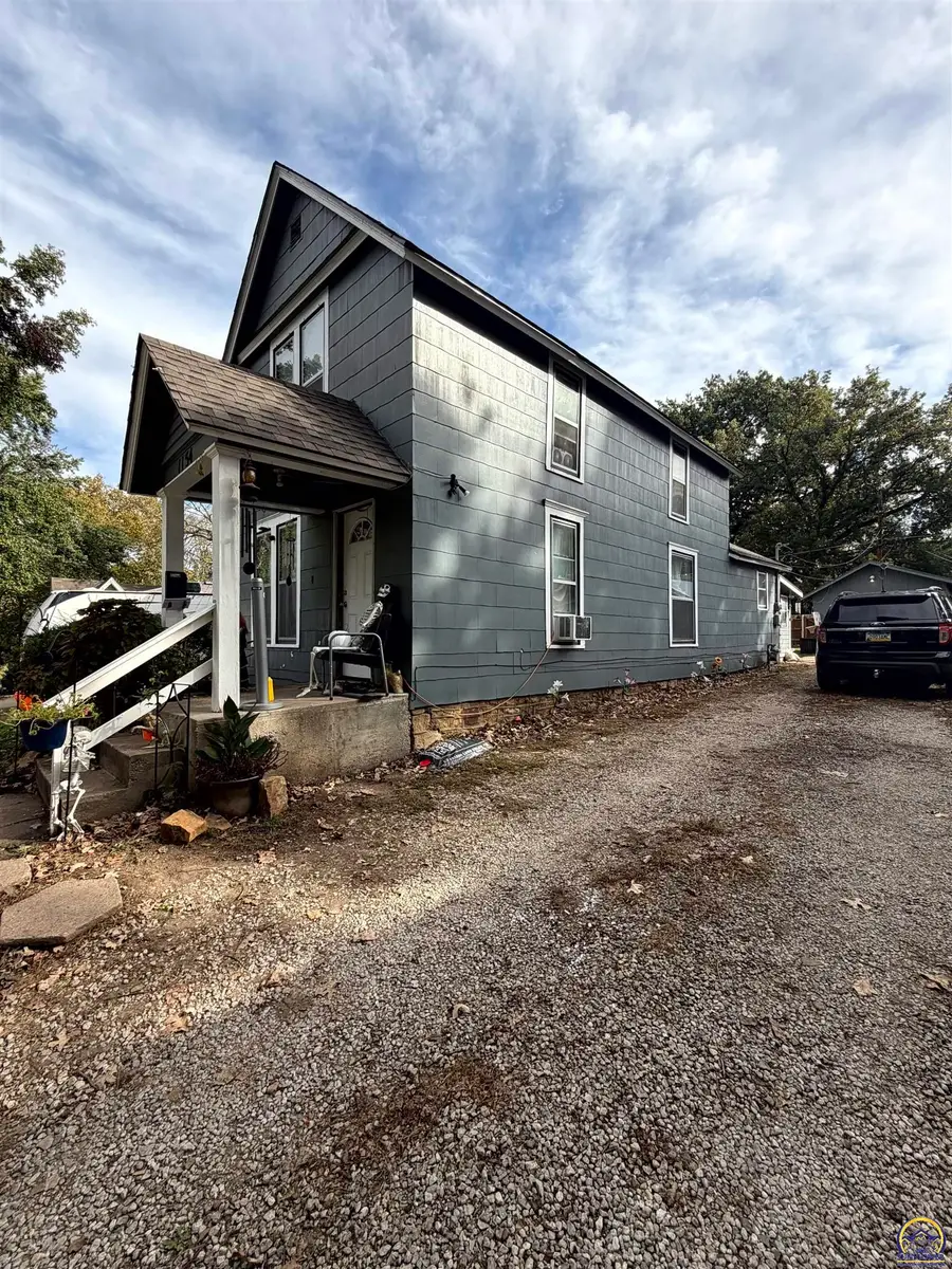 1154 SW Medford Ave, Topeka, KS 66604 - #3