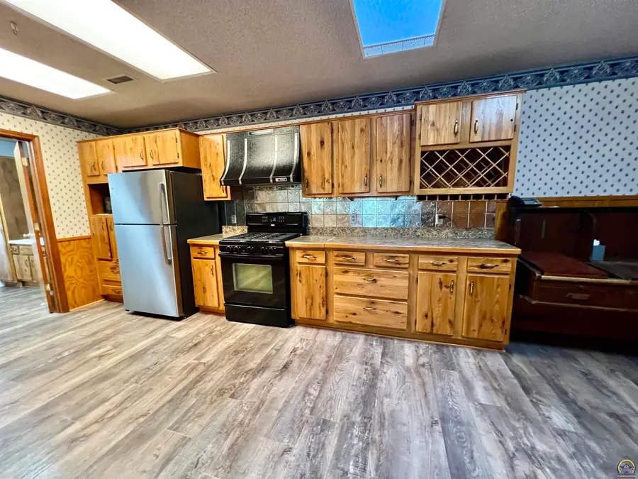 9495 Deer Trail Rd, Hoyt, KS 66440 - #3