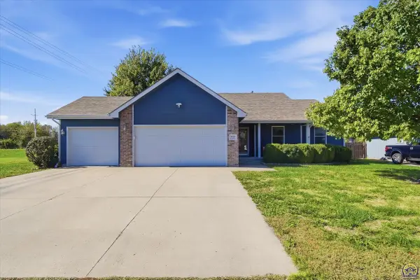 4109 SW Moundview Dr, Topeka, KS 66610