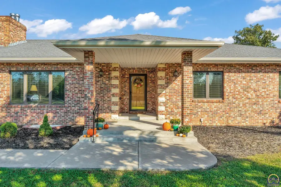 8200 SW 37th St, Topeka, KS 66614 - #3