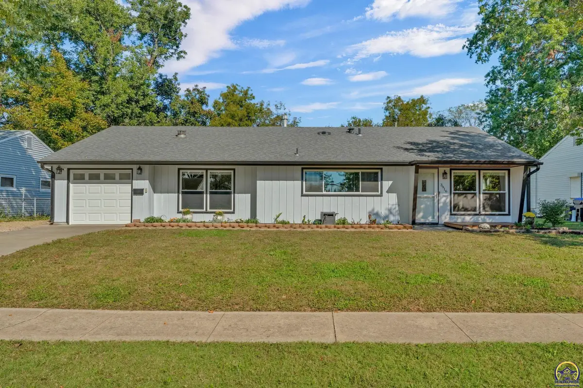 3916 SW 28th St, Topeka, KS 66614 - #1