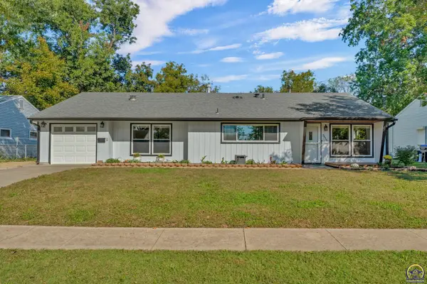 3916 SW 28th St, Topeka, KS 66614
