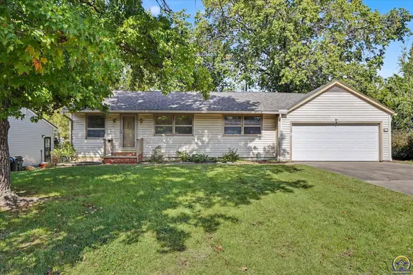 812 W 22nd St, Lawrence, KS 66046