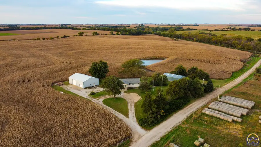 1277 200th St, Hiawatha, KS 66434 - #2