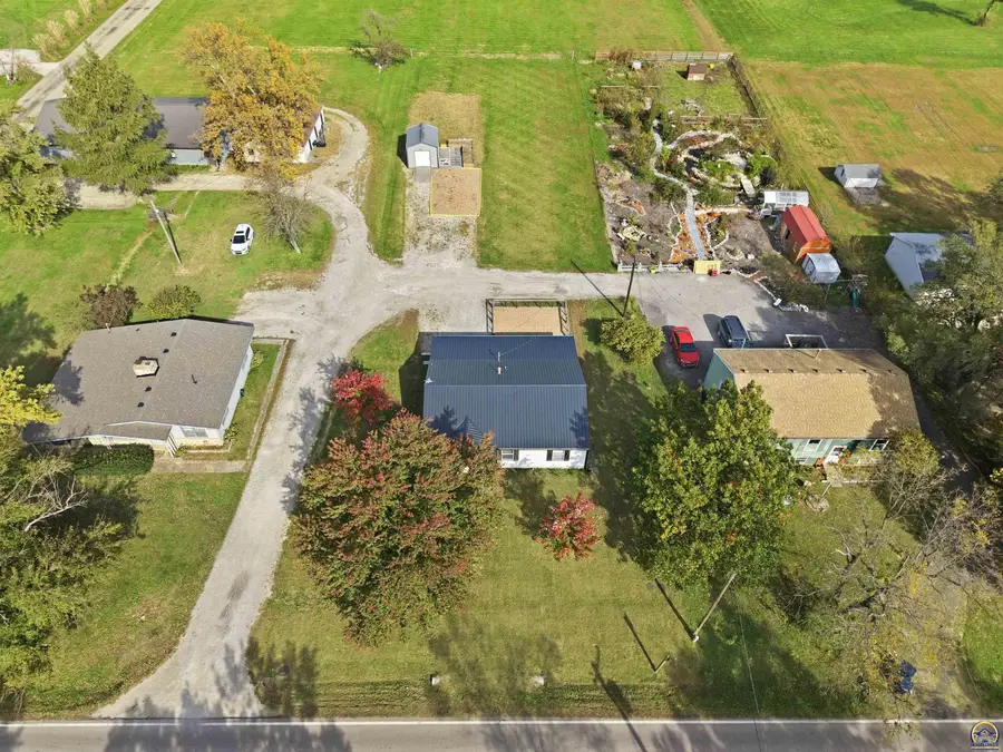 1322 Laing St, Osage City, KS 66523 - #2
