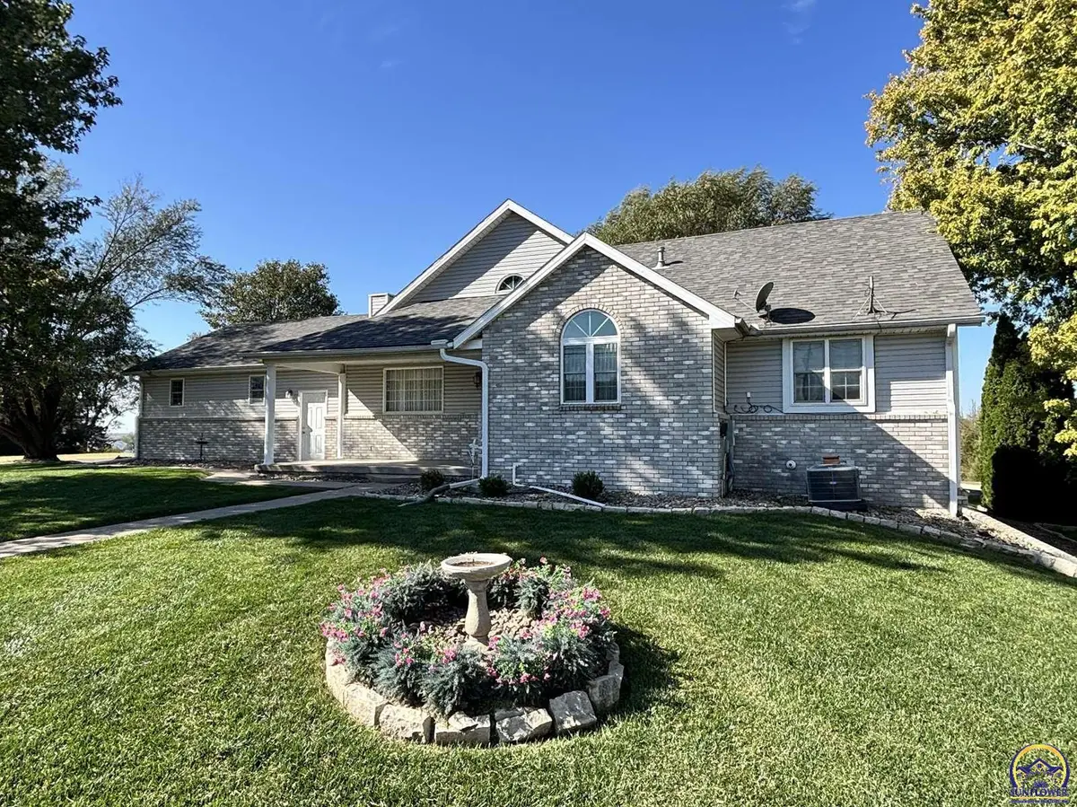 92 Lakeshore Dr, Marion, KS 66861 - #1