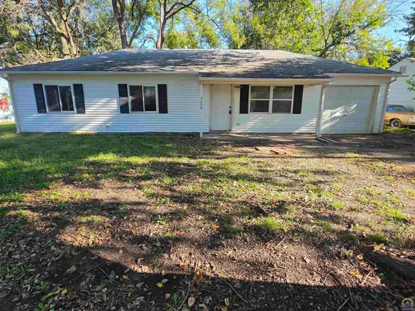 3558 SW Clare Ave, Topeka, KS 66611
