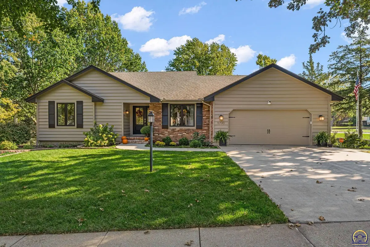 5700 SW Woodbridge Dr, Topeka, KS 66606 - #1