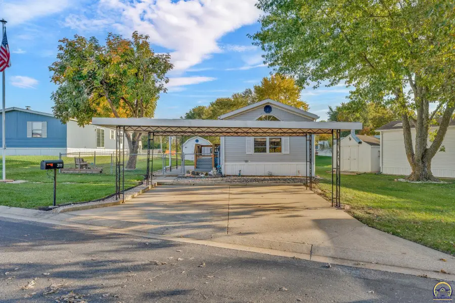 311 SE 48th St, Topeka, KS 66609 - #2