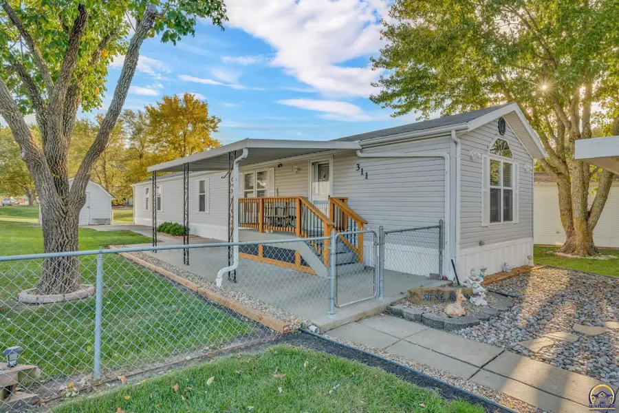 311 SE 48th St, Topeka, KS 66609 - #3