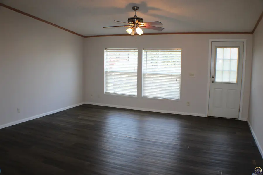 4433 SE Grand Oaks Ave, Topeka, KS 66609 - #3