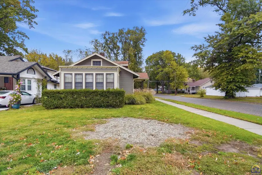 1420 SW 3rd St, Topeka, KS 66606 - #2
