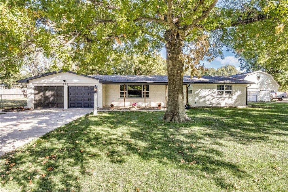 320 S Mamie Ln, Wichita, KS 67209 BHGRE
