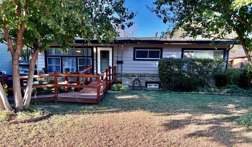 1830 E Idlewild, Wichita, KS 67216 BHGRE