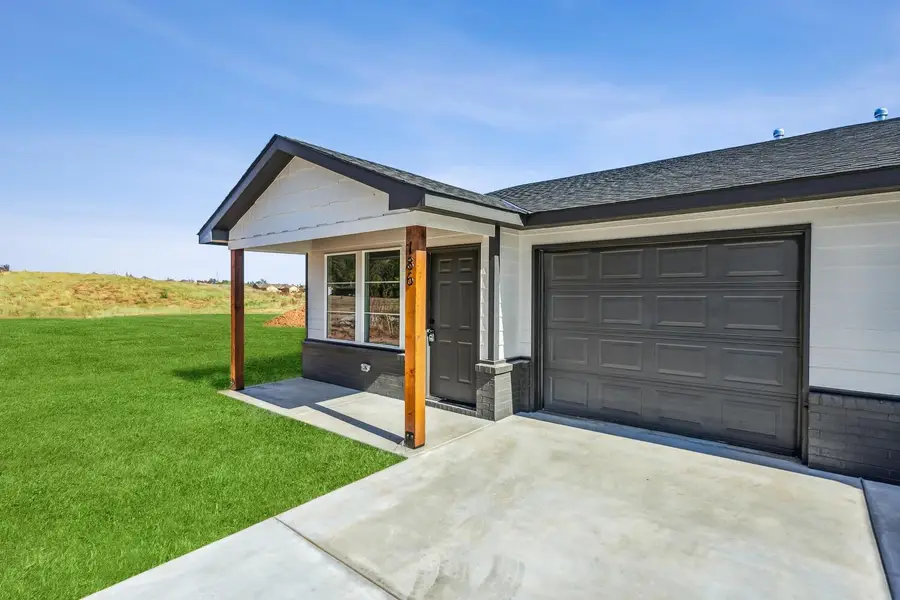 178 N Indian Lakes Dr, Clearwater, KS 67026 - Image #2