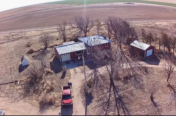 6654 S Rd F, Ulysses, KS 67880