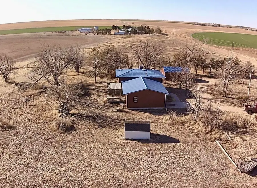 6654 S Rd F, Ulysses, KS 67880 - Image #2