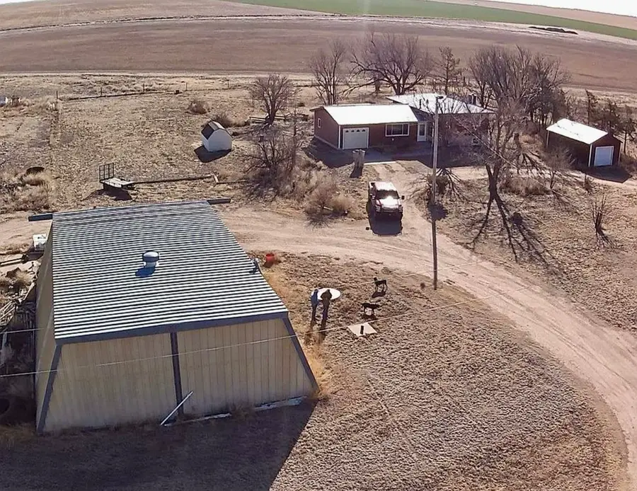 6654 S Rd F, Ulysses, KS 67880 - Image #3