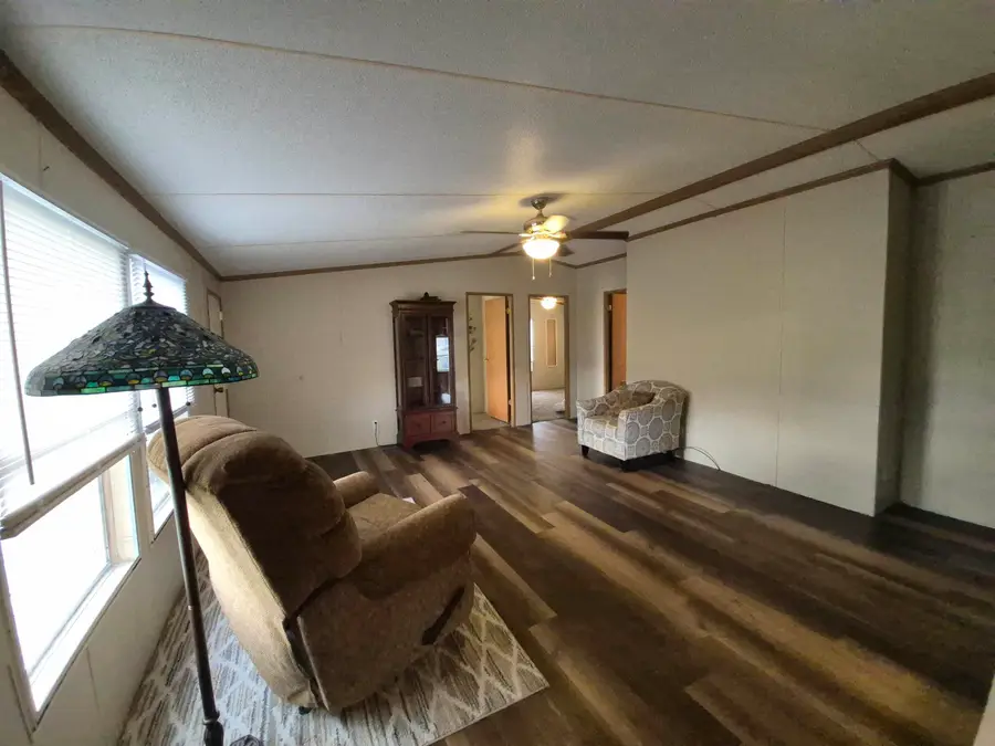 81 Eureka Lake Rd, Eureka, KS 67045 - #3