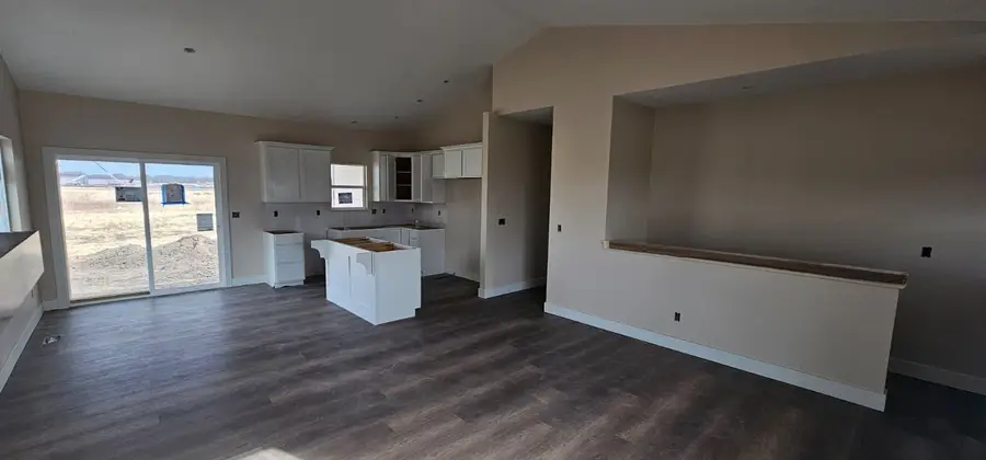 1530 E Midway Ct, Valley Center, KS 67147 - Image #3