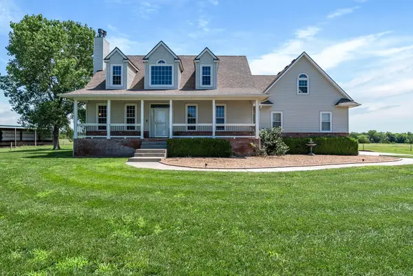 21722 SW Roberta Ln, Douglass, KS 67039