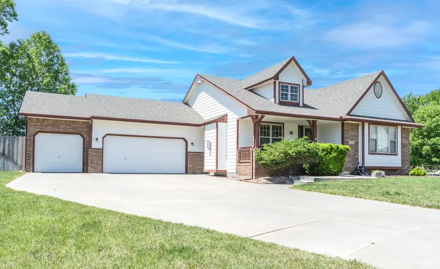 532 E Cheyenne Ct, Kechi, KS 67067 - Image #2