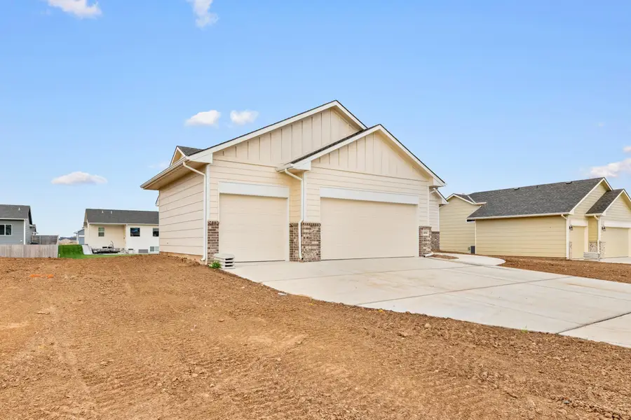 10983 W Sondra Ct, Maize, KS 67101 - Image #2