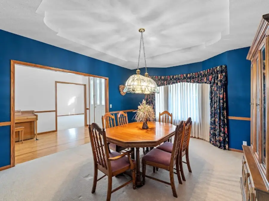 1250 Columbine Cir, Salina, KS 67401 - Image #2