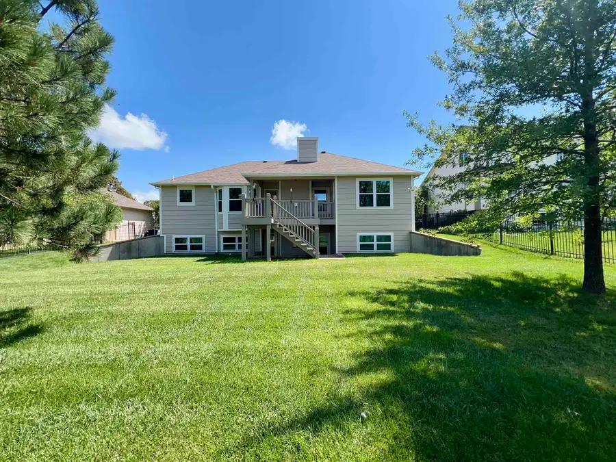 865 Bristol Ct, Wichita, KS 67206-4319 - Image #2