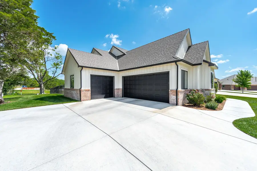 396 N Jackson Heights Ct, Wichita, KS 67206 - Image #3