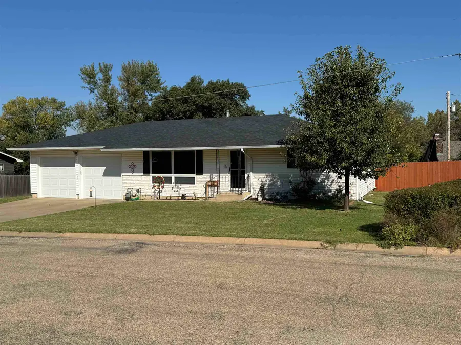 213 E 10th, Ellsworth, KS 67439 - Image #3