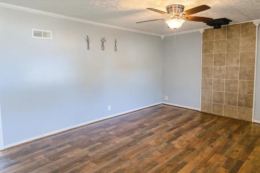 500 E Jewell Ave, Salina, KS 67401 - Image #2