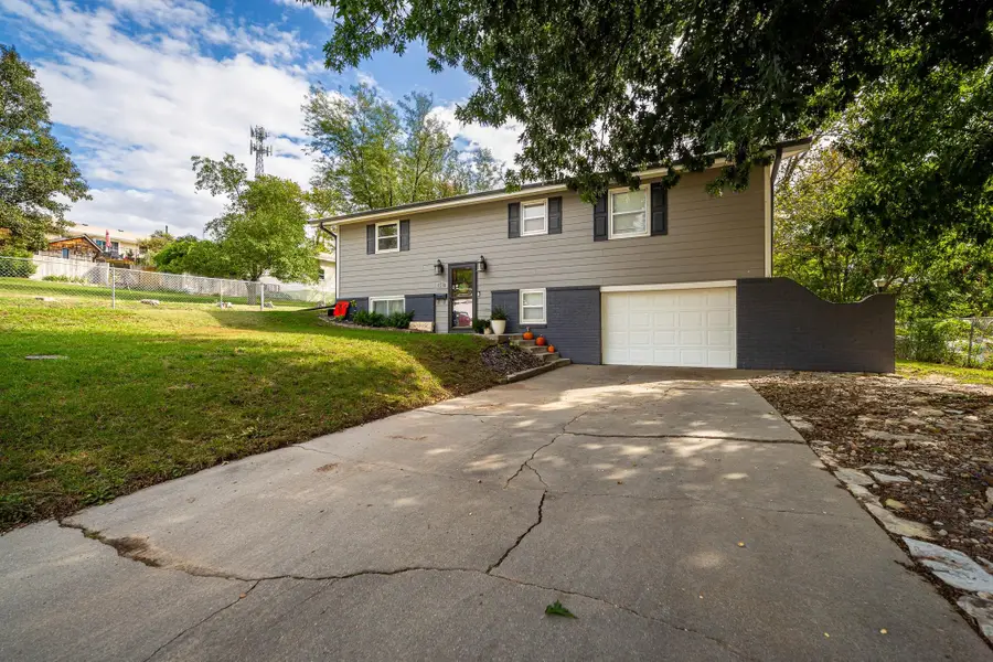 642 E 14th St, Concordia, KS 66901 - Image #2