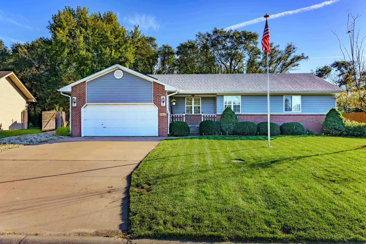 2611 Goldenrod Rd, North Newton, KS 67117-8038 - Image #1